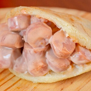 #28 SALCHICHA CON SALSA ROSADA